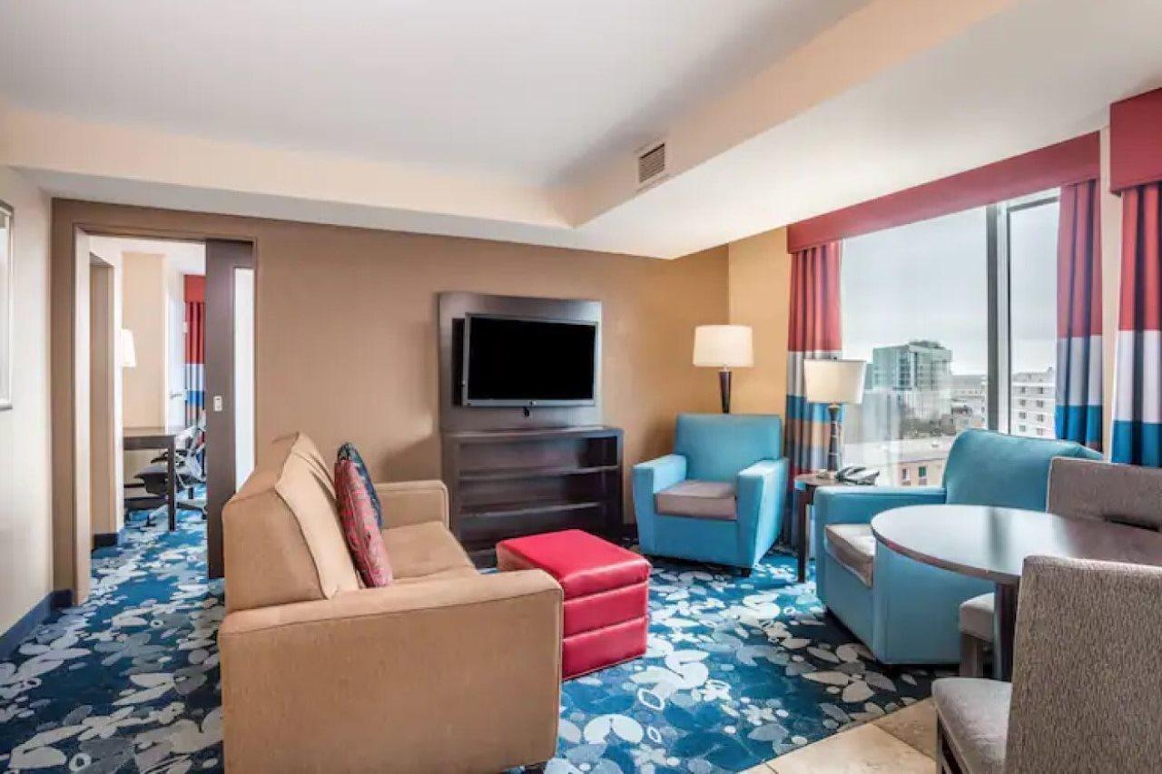 Hampton Inn & Suites Madison Downtown Esterno foto
