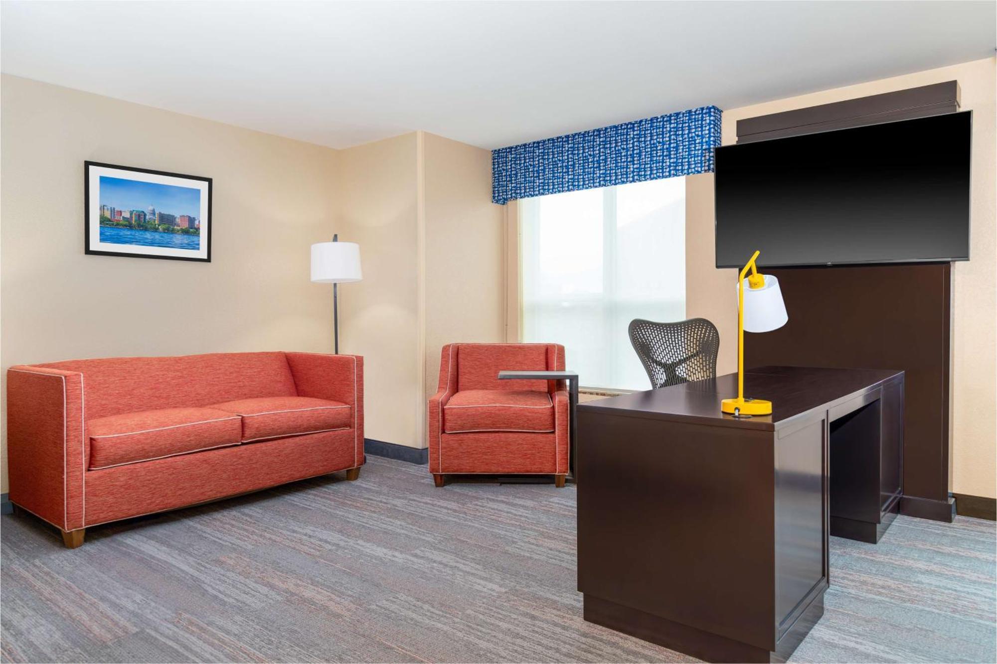 Hampton Inn & Suites Madison Downtown Esterno foto