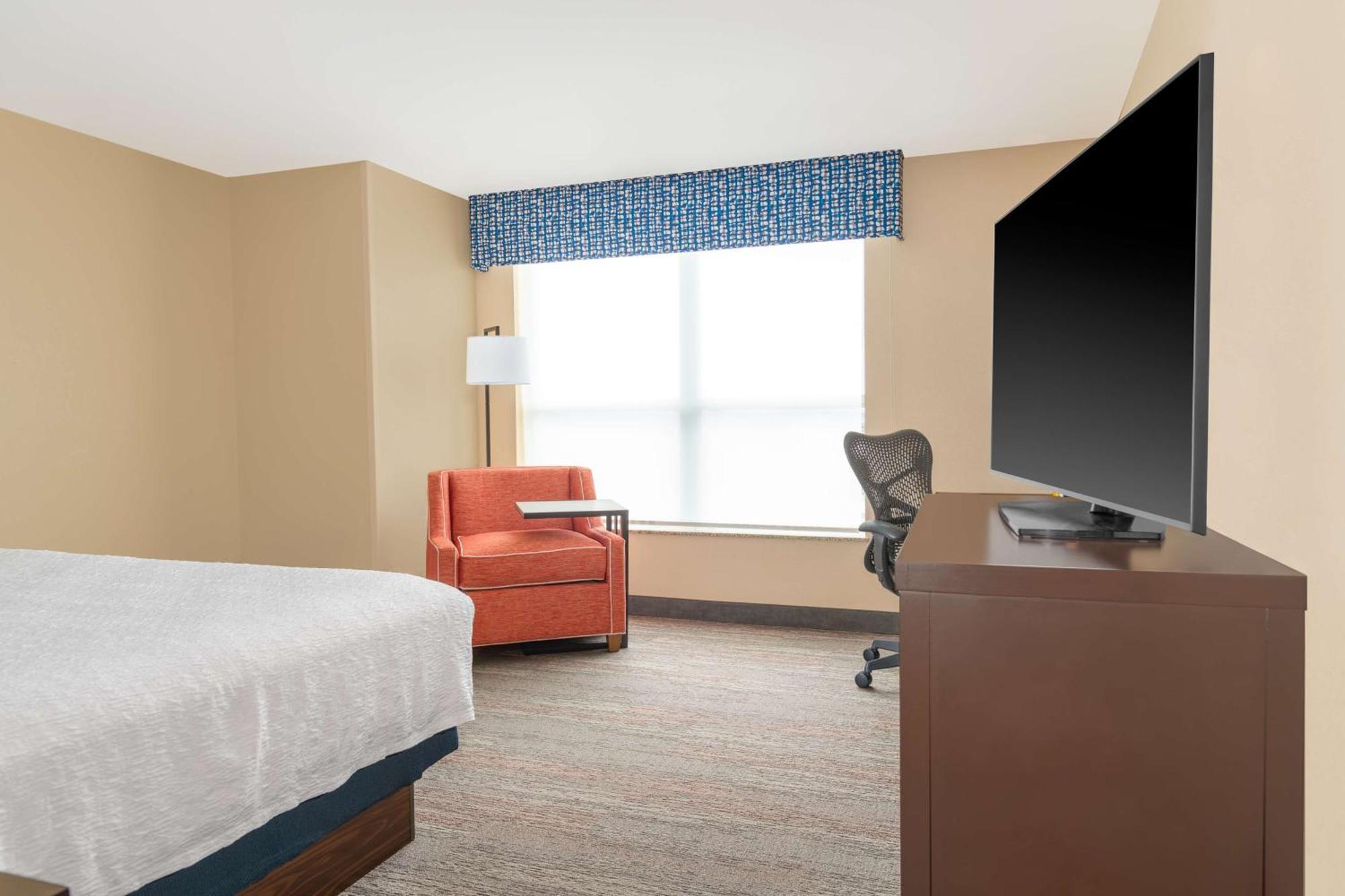 Hampton Inn & Suites Madison Downtown Esterno foto