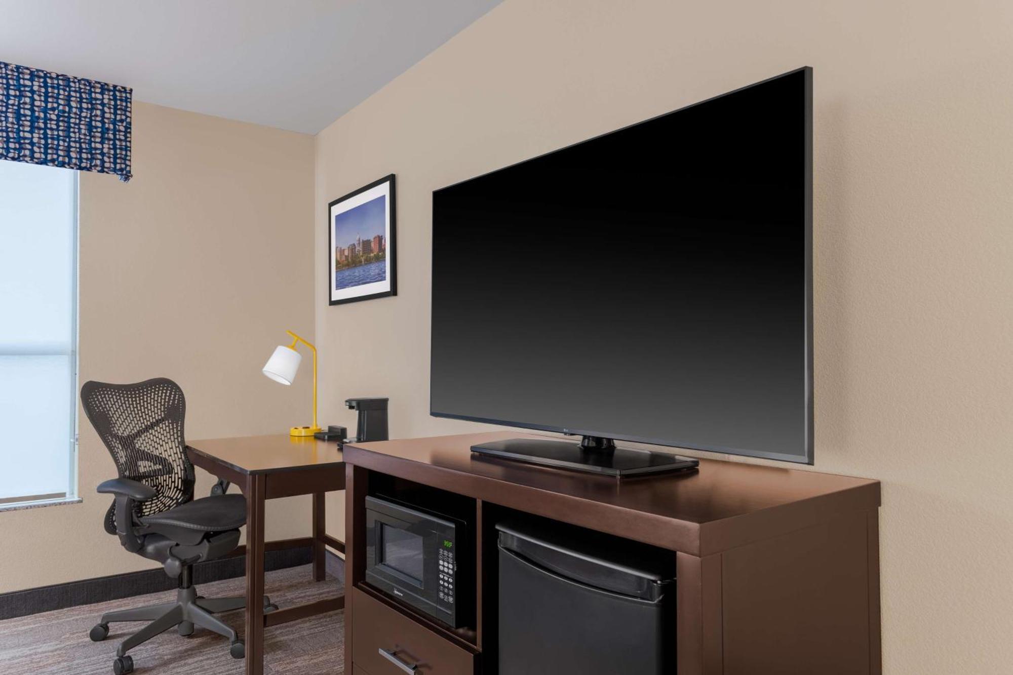 Hampton Inn & Suites Madison Downtown Esterno foto