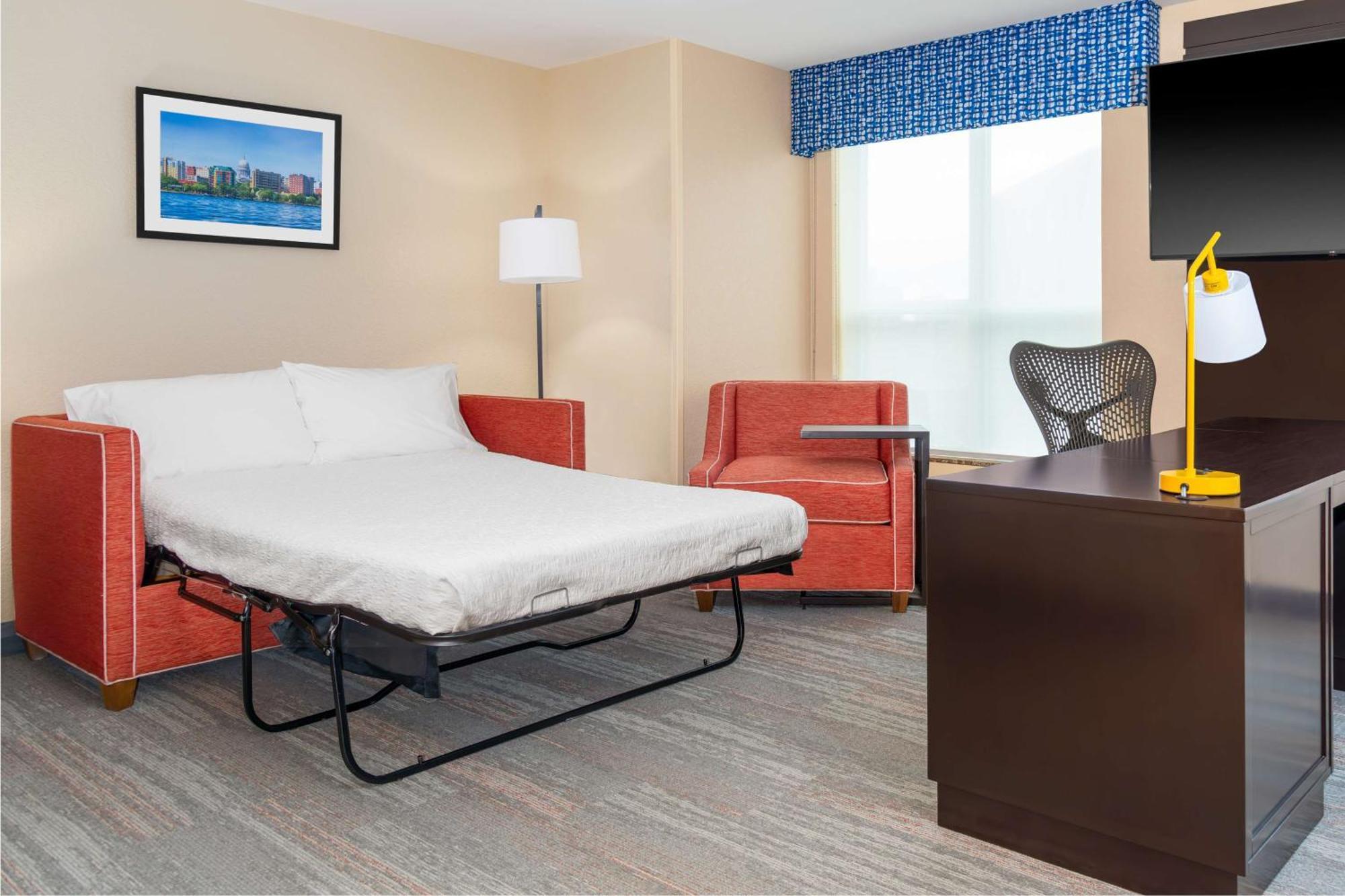 Hampton Inn & Suites Madison Downtown Esterno foto