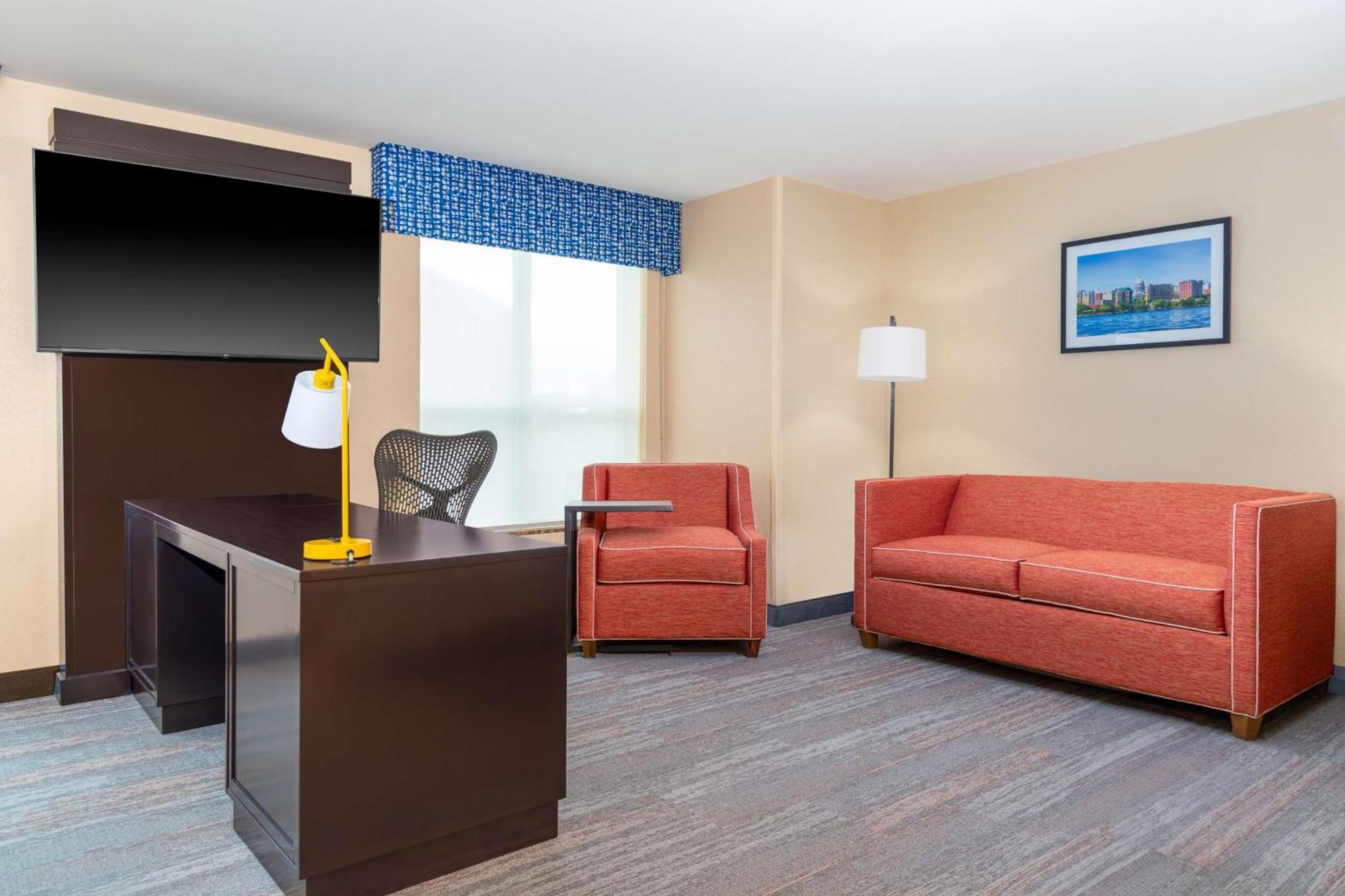 Hampton Inn & Suites Madison Downtown Esterno foto