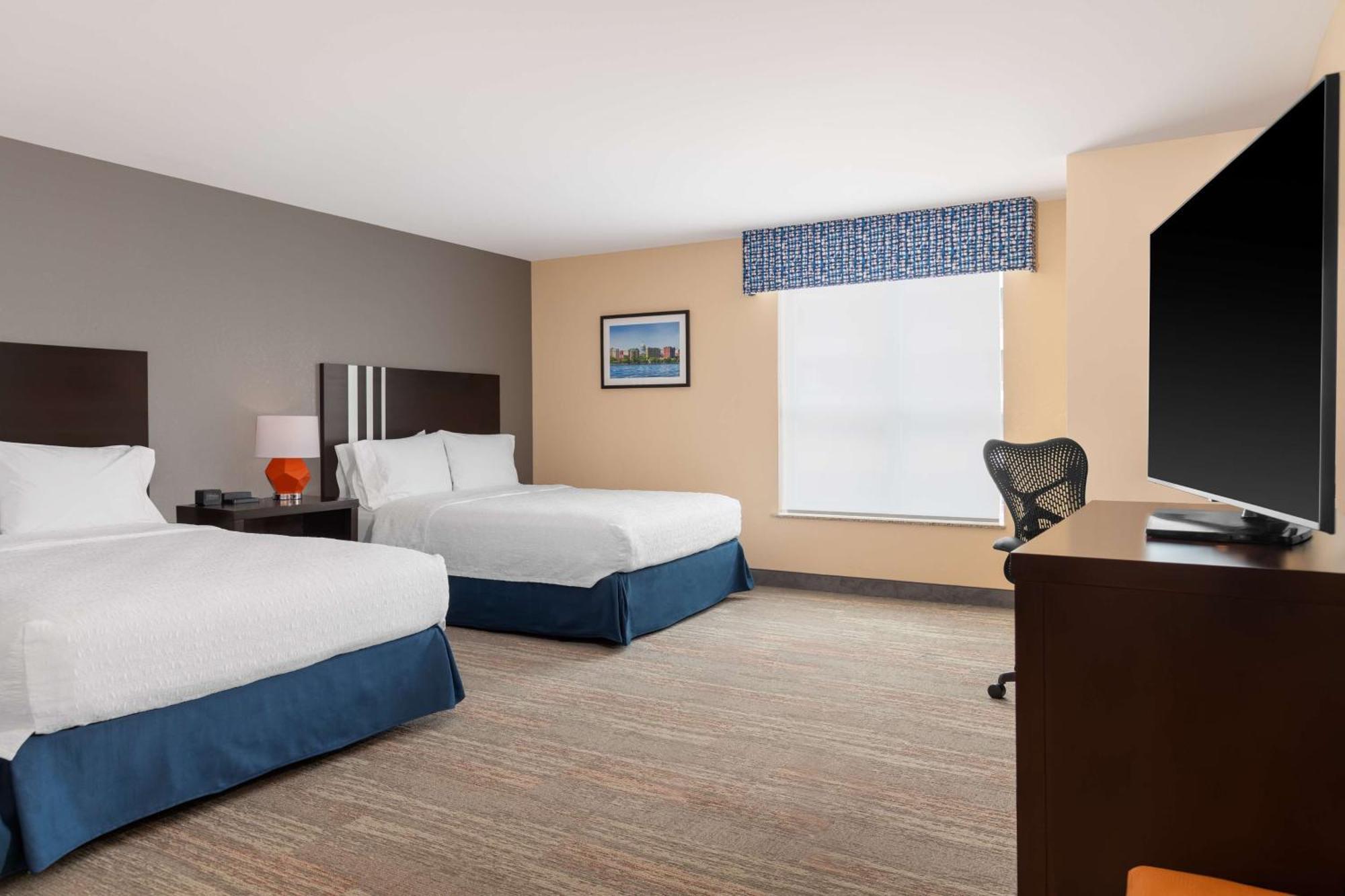 Hampton Inn & Suites Madison Downtown Esterno foto