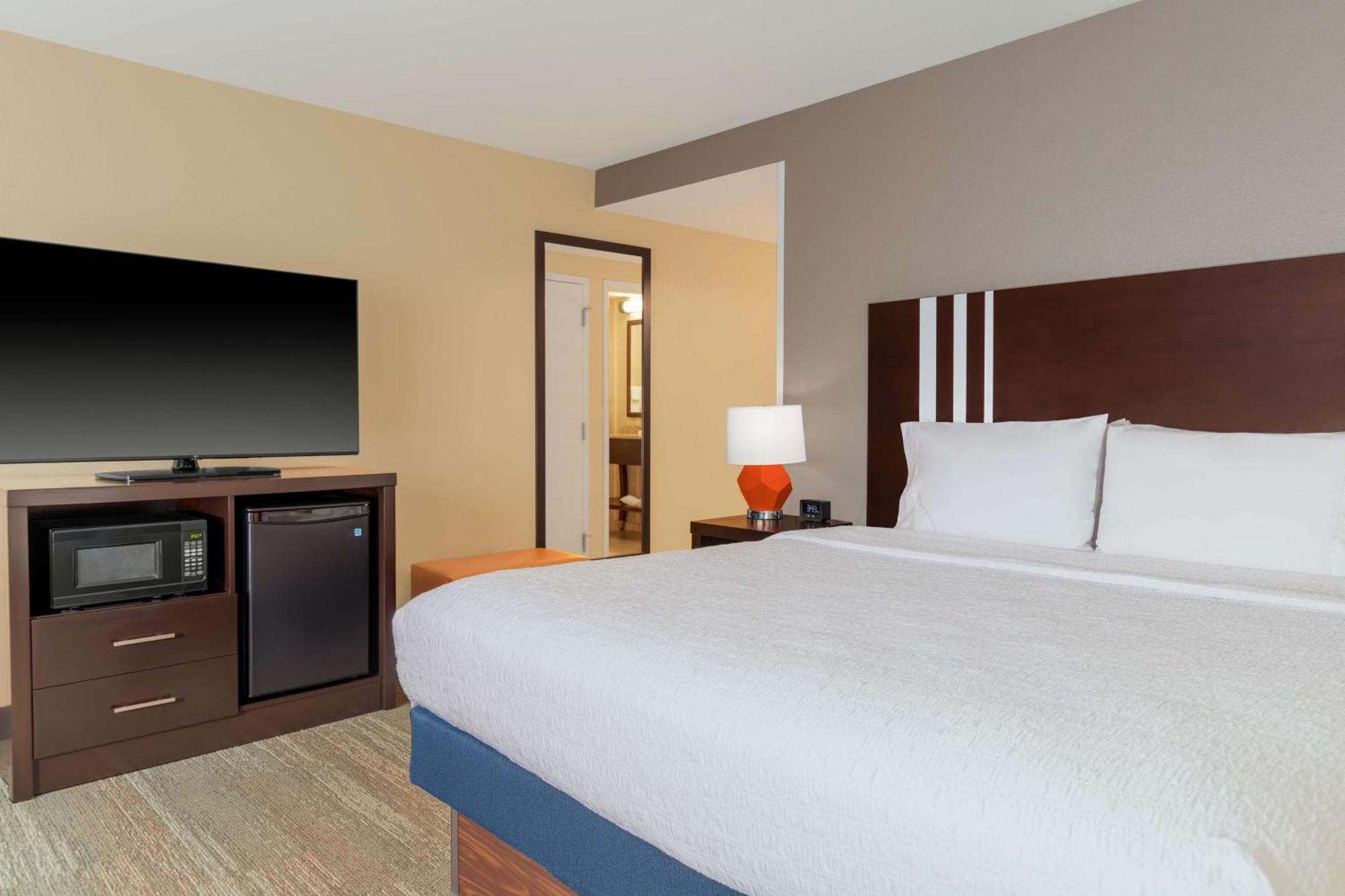 Hampton Inn & Suites Madison Downtown Esterno foto