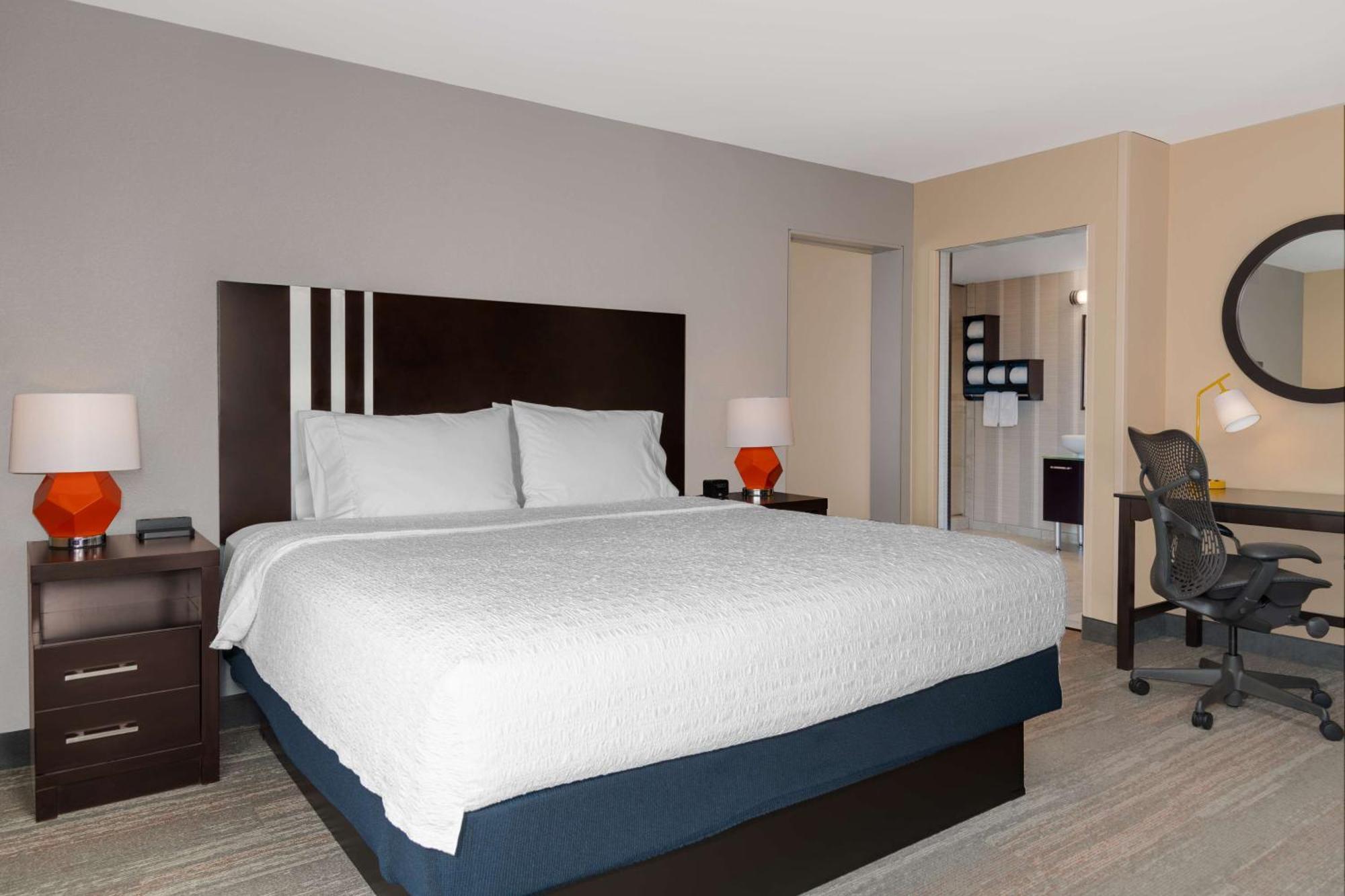 Hampton Inn & Suites Madison Downtown Esterno foto