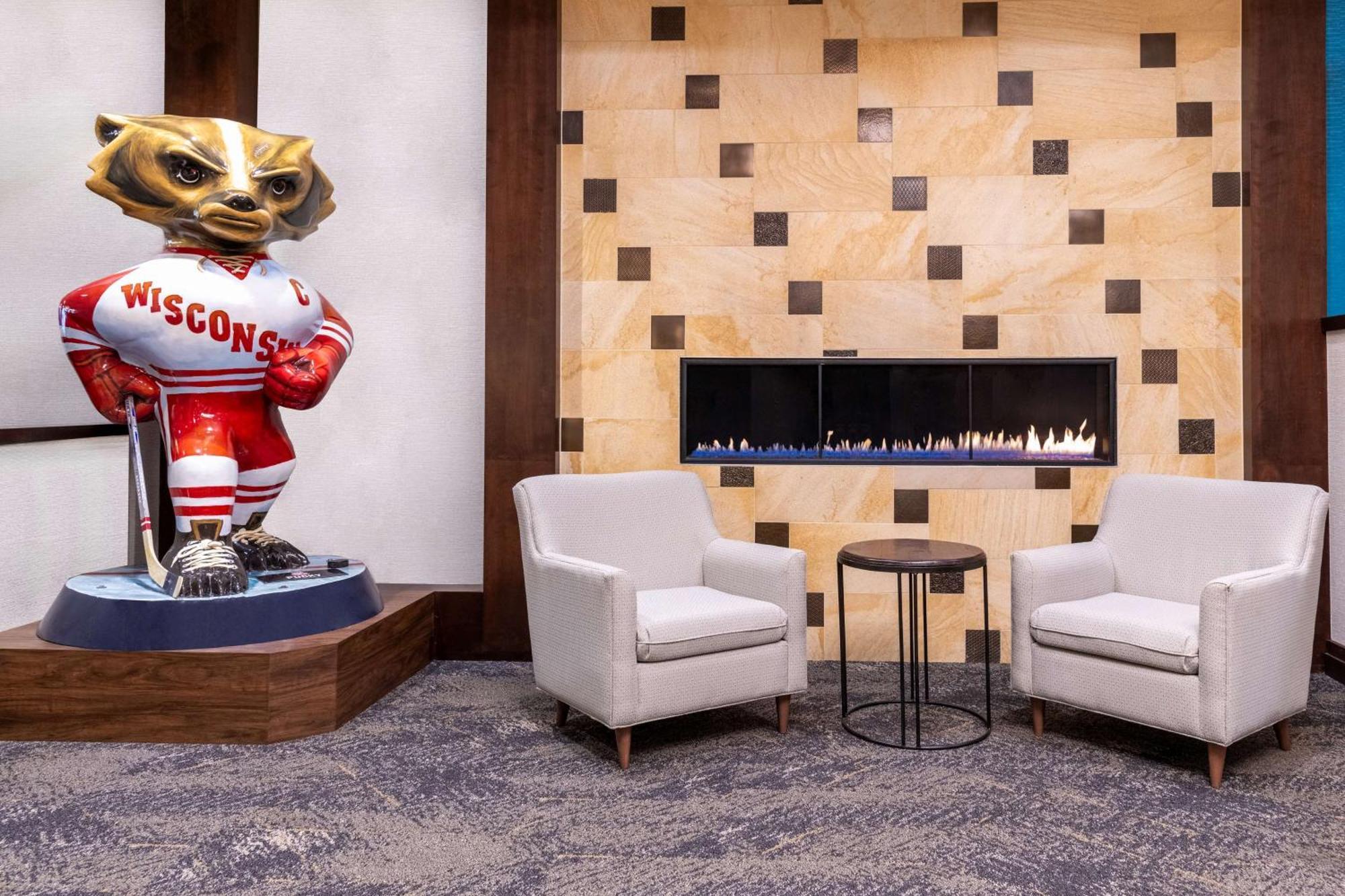 Hampton Inn & Suites Madison Downtown Esterno foto