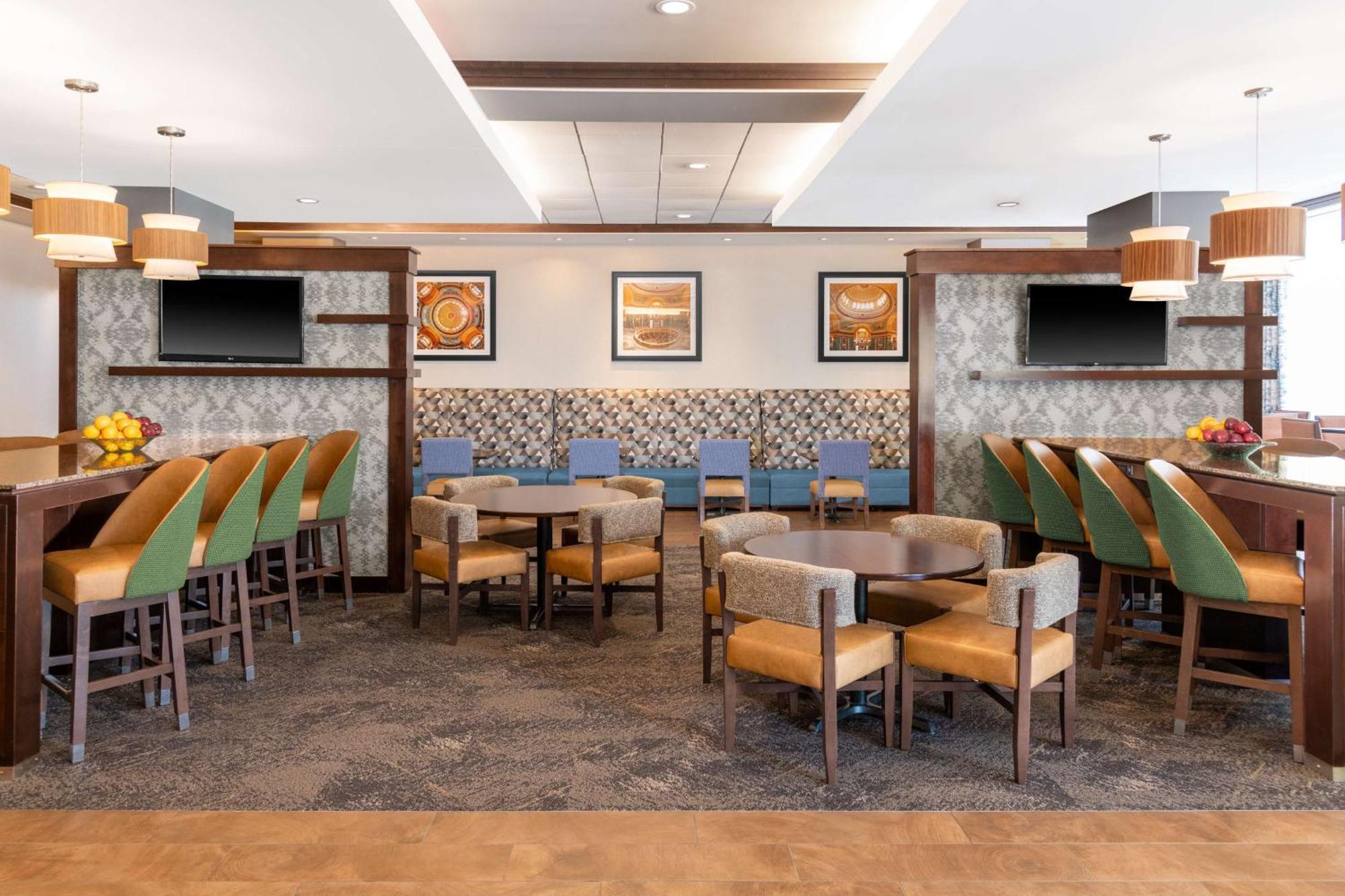 Hampton Inn & Suites Madison Downtown Esterno foto