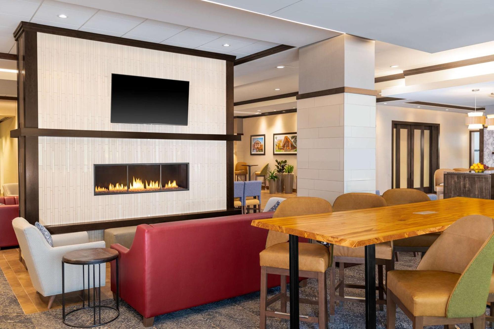 Hampton Inn & Suites Madison Downtown Esterno foto