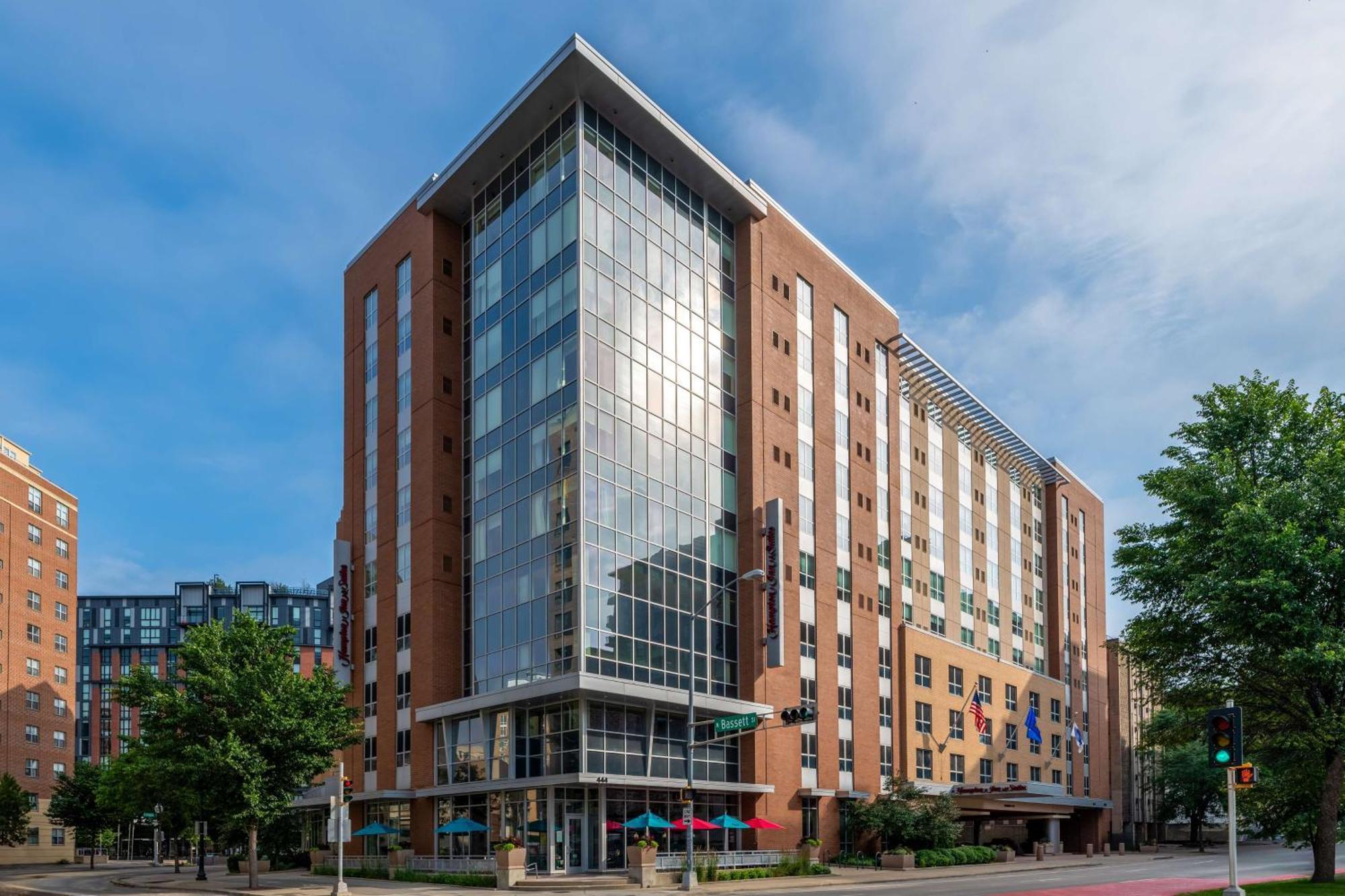 Hampton Inn & Suites Madison Downtown Esterno foto